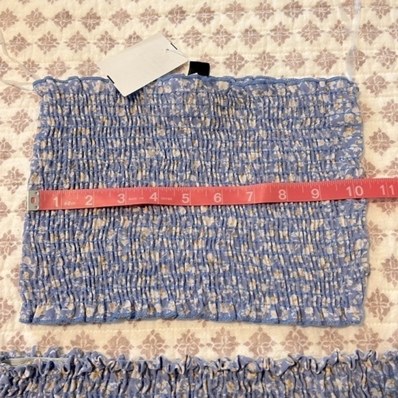 NWT Windsor Ditsy Floral Smocked Mini
Skirt Medium & Tube Top Small Light Blue - Picture 10 of 13